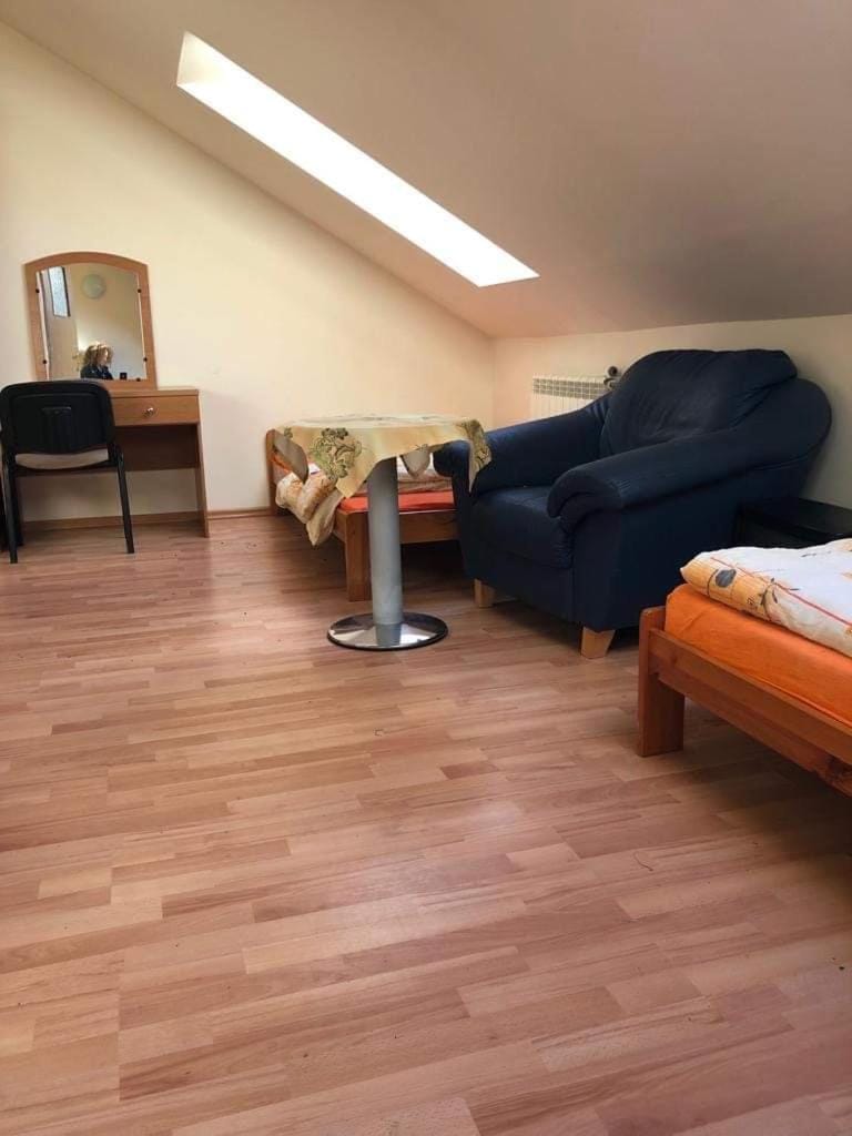 Stajnia Czahary z widokiem na jezioro Farm Stay in West Pomeranian Voivodeship, Poland