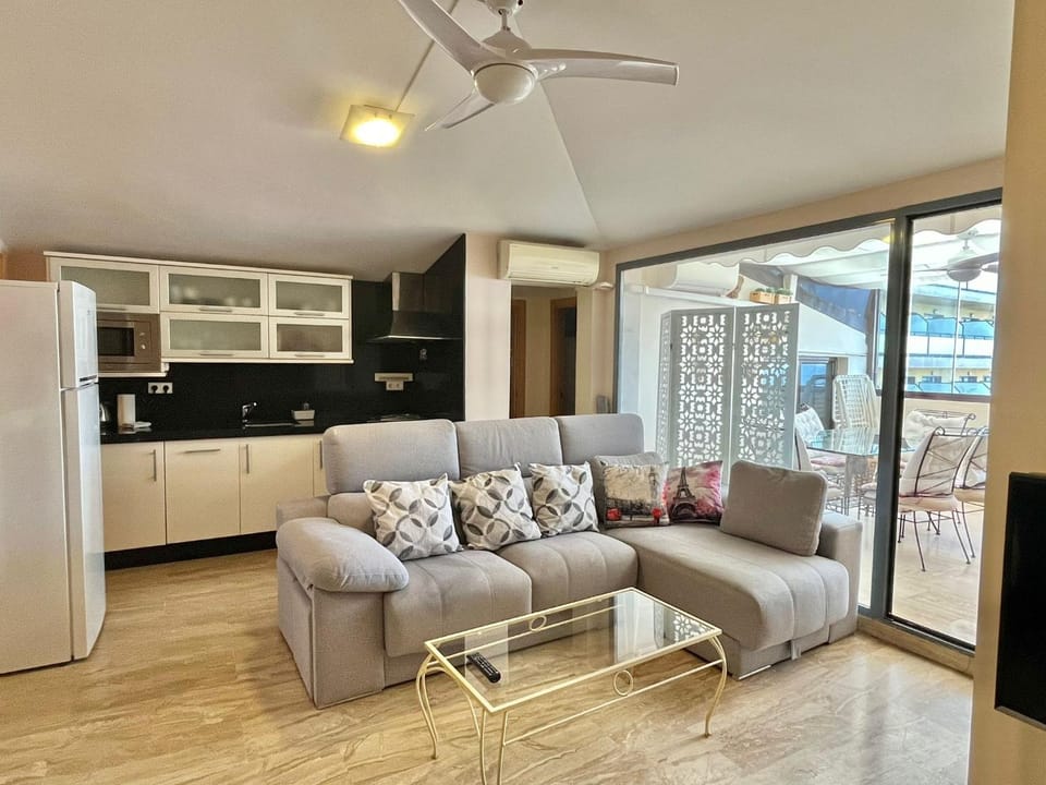 TV and multimedia, Seating area, kitchen