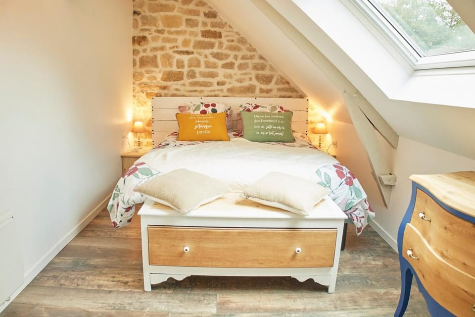 Bed, Bedroom