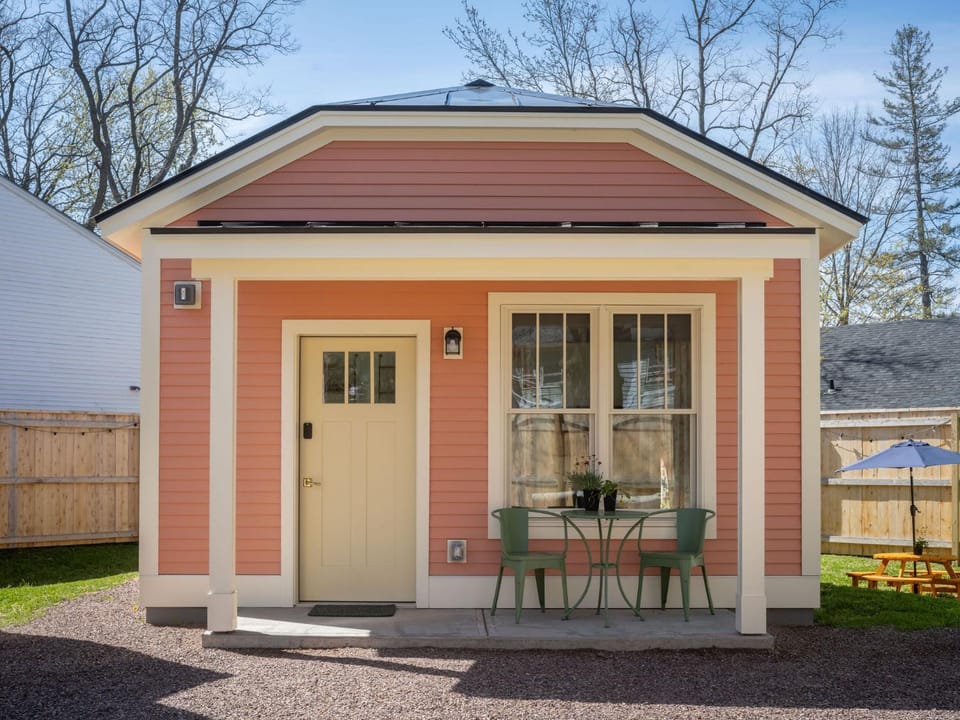 Queen City Bungalow & Cottages House in Burlington