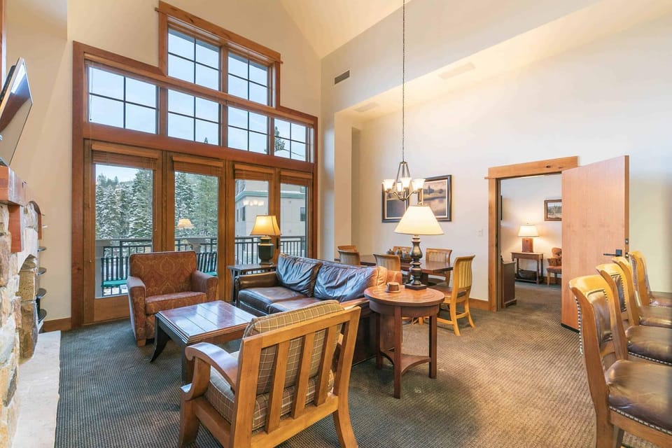 Catamount Lodge 405 by East West Hospitality Apartment in Northstar Drive