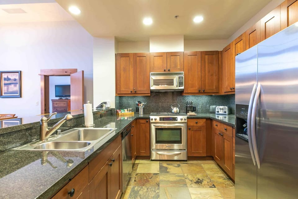 Catamount Lodge 405 by East West Hospitality Apartment in Northstar Drive