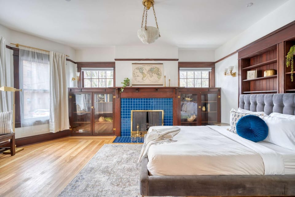 1910 Historic Jessie Morehead House House in Portland