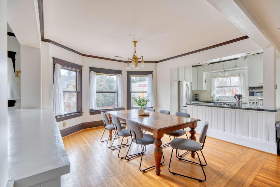 1910 Historic Jessie Morehead House House in Portland