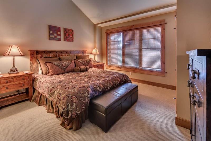 Catamount Lodge 411 by East West Hospitality Apartment in Northstar Drive