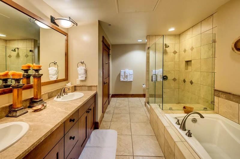 Catamount Lodge 411 by East West Hospitality Apartment in Northstar Drive