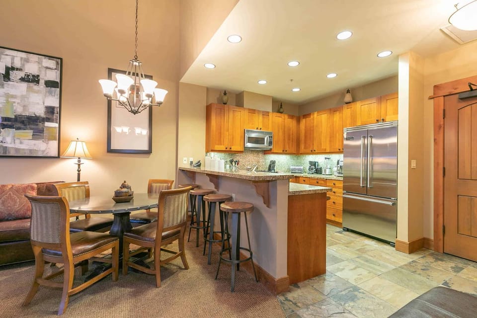 Catamount Lodge 409 by East West Hospitality Apartment in Northstar Drive
