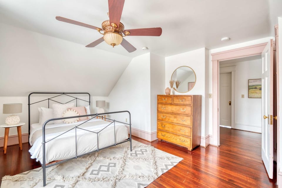 The Morehead by Stay Portland - Nob Hill Apartment in Portland
