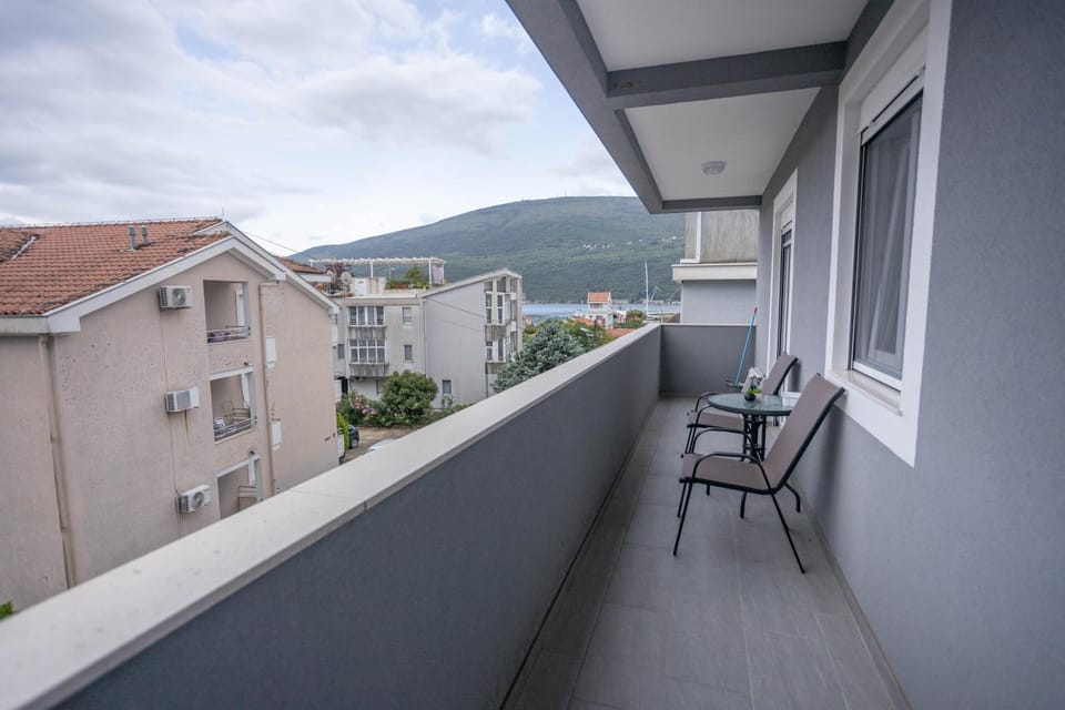Property building, Day, Natural landscape, View (from property/room), Balcony/Terrace