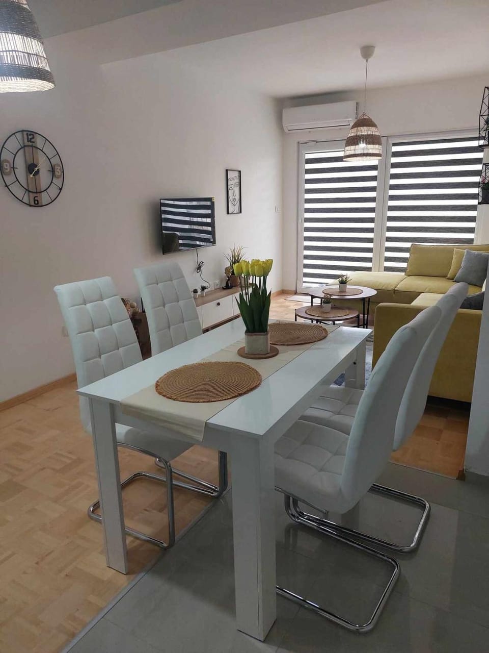 Living room, Seating area, Dining area