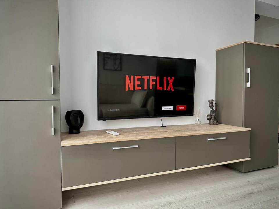 Communal lounge/ TV room, TV and multimedia, Evening entertainment