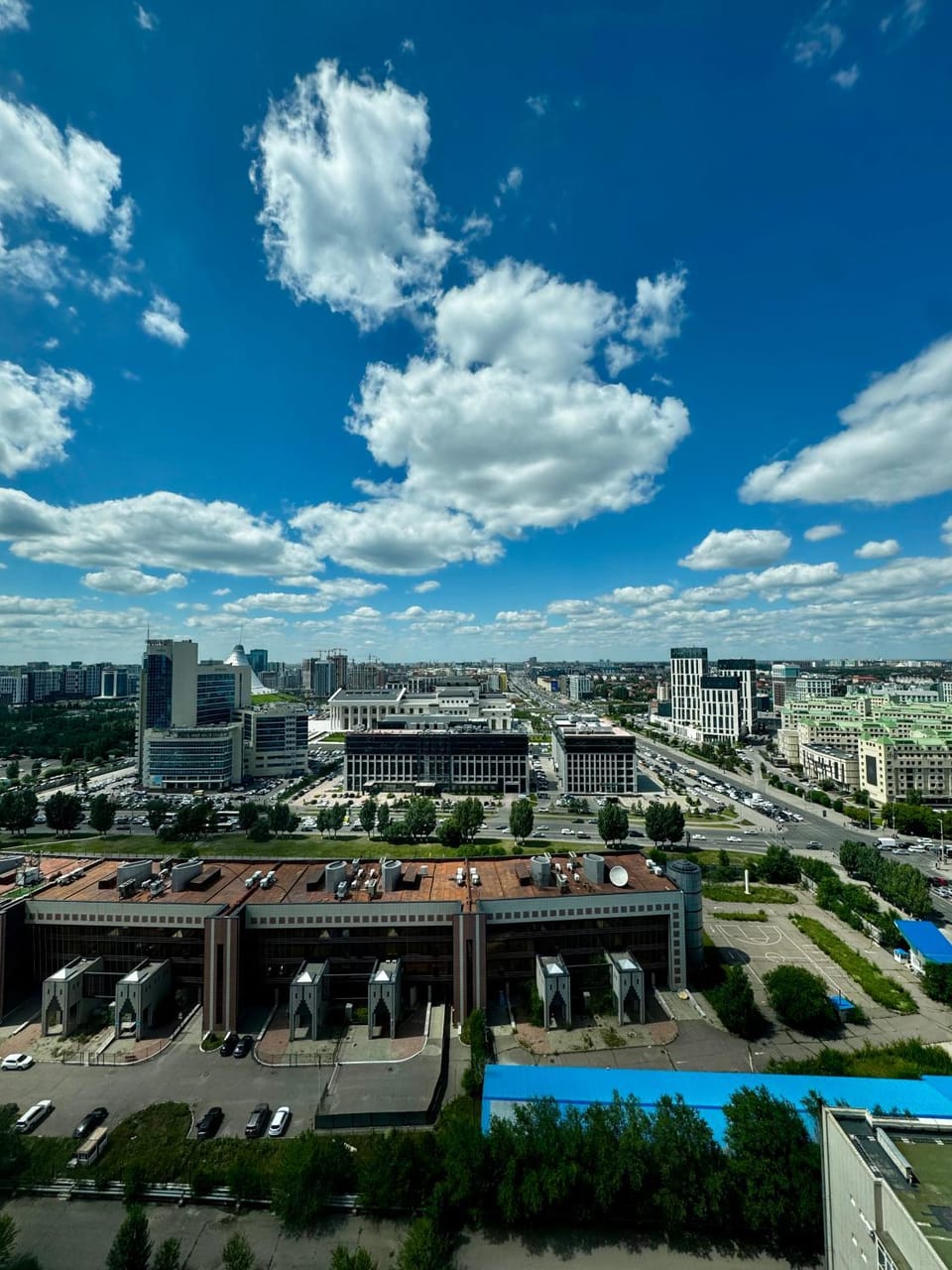 Day, Neighbourhood, City view, Street view, Location