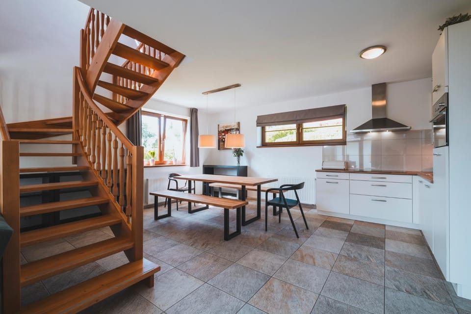 Kitchen or kitchenette, dishwasher