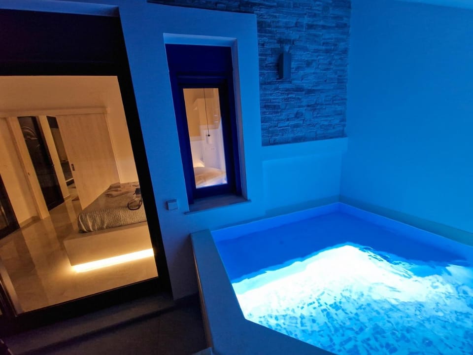 Night, Swimming pool