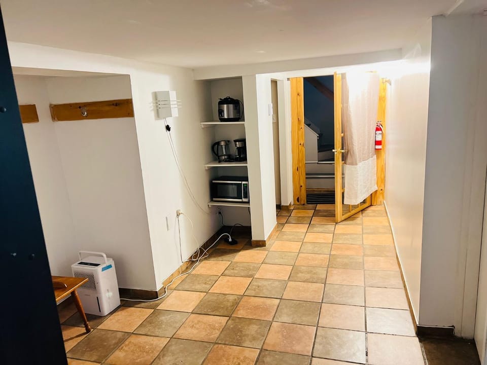 Le1226-Private Basement with WIFI and Free Parking Apartment in Edmundston