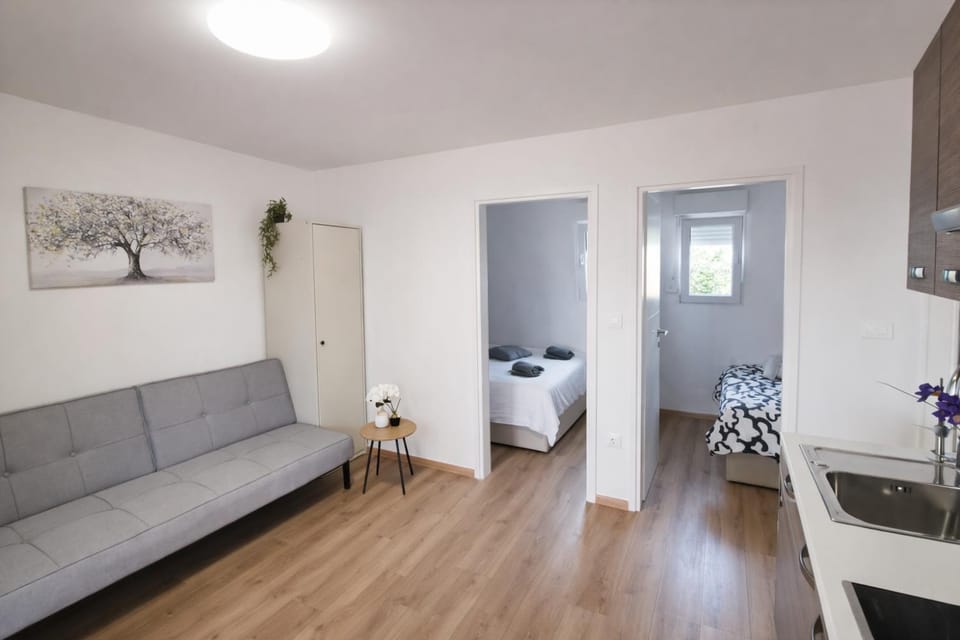 Bed, Living room, Photo of the whole room, Bedroom