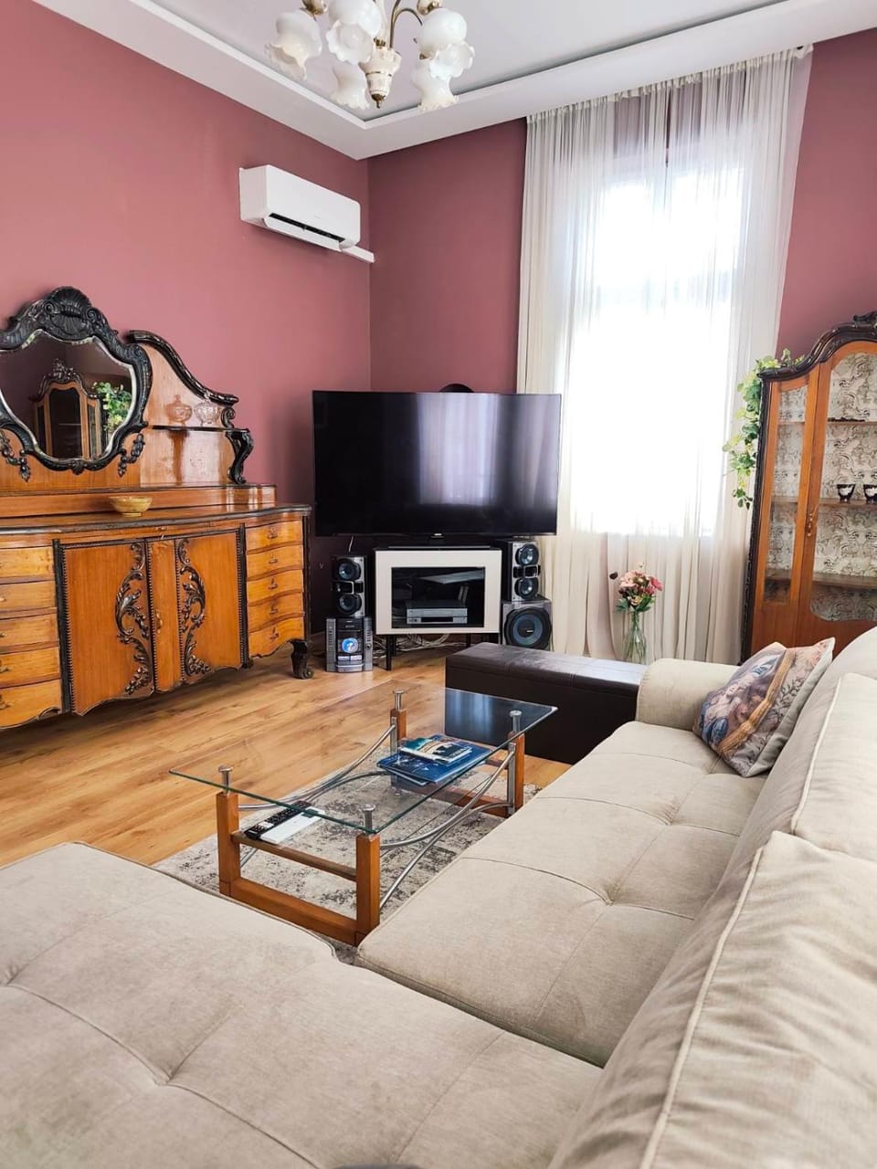 TV and multimedia, Living room, Seating area
