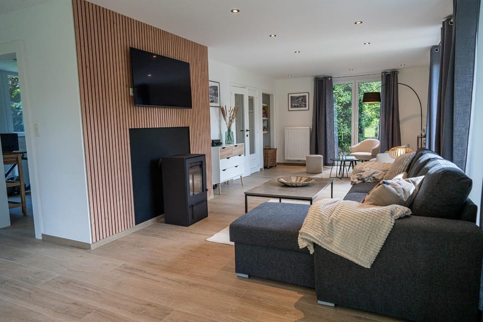 Communal lounge/ TV room, TV and multimedia, Living room