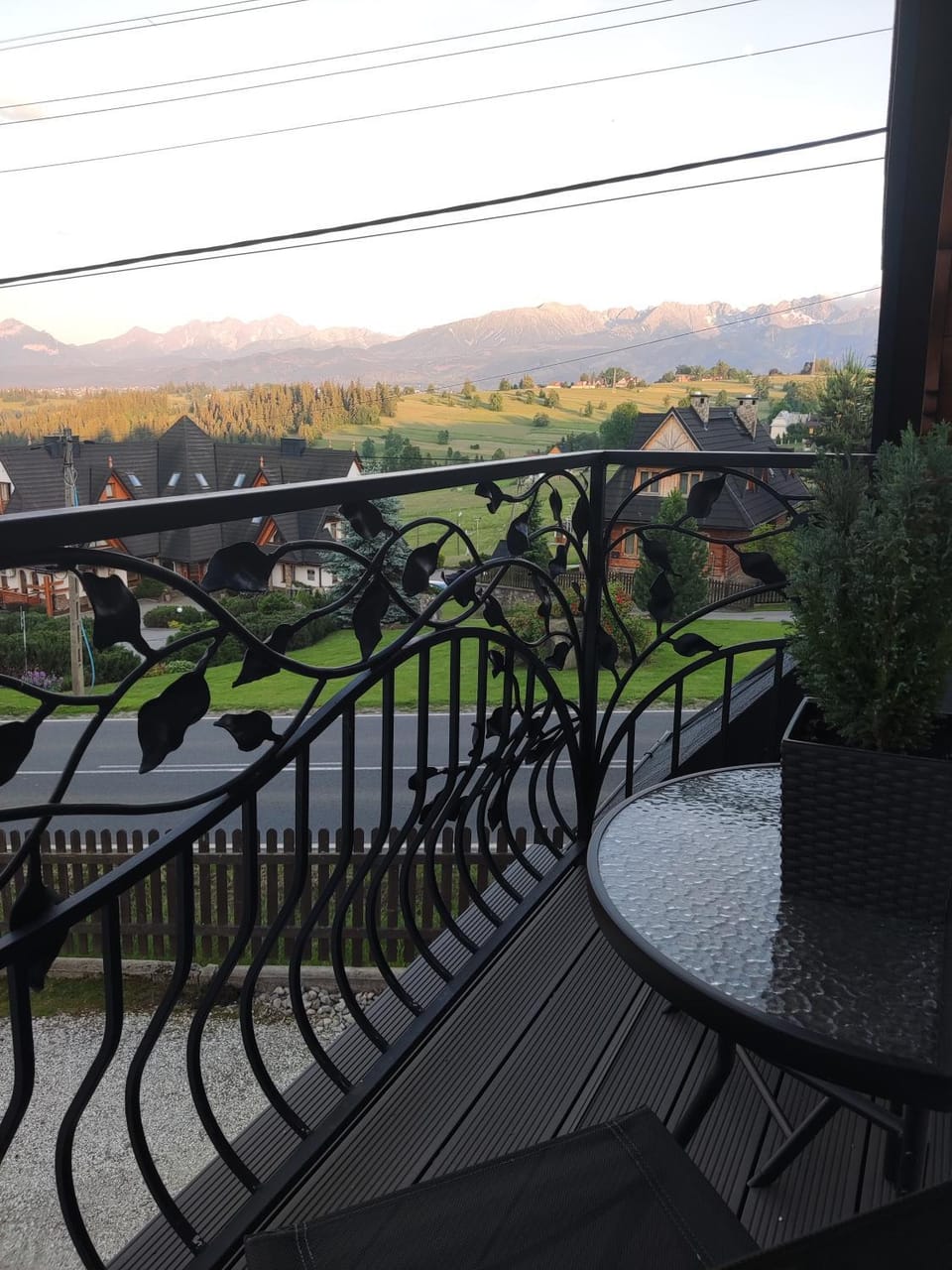 Balcony/Terrace, Mountain view