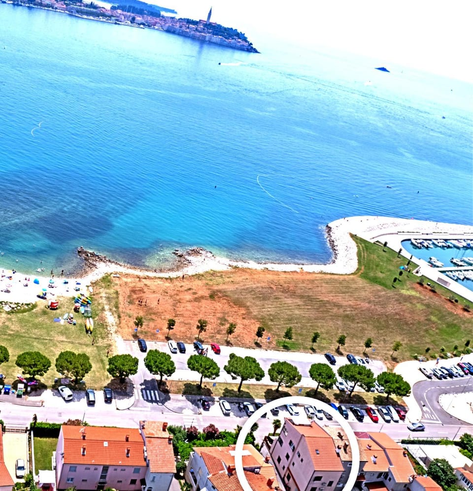 Bird's eye view, Sea view