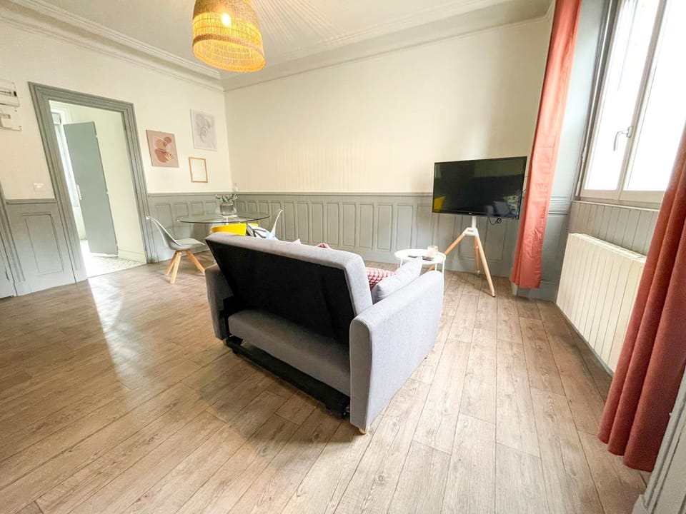 Communal lounge/ TV room, TV and multimedia, Living room, Seating area
