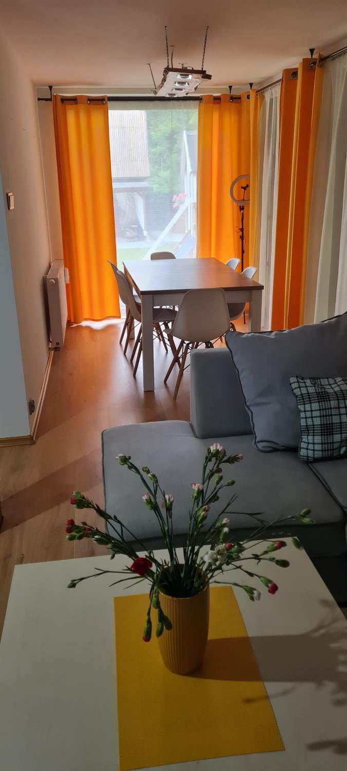 Seating area, Dining area