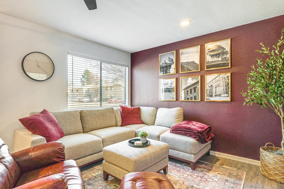 Convenient Bryan Townhome w/ Patio < 3 Mi to A&M! House in College Station