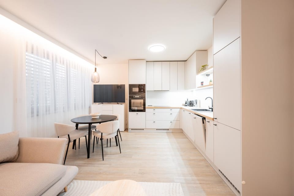 Kitchen or kitchenette, Bedroom