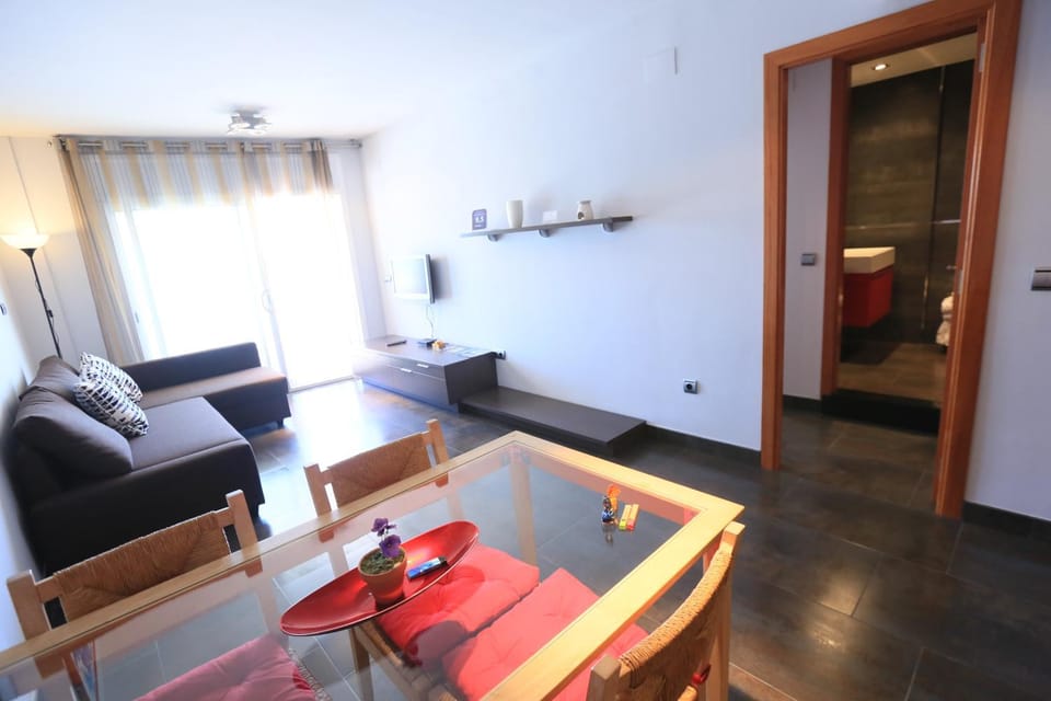 Day, Living room