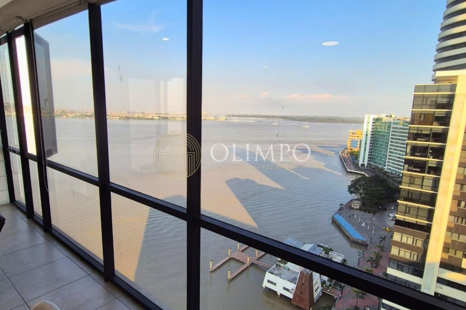 Communal lounge/ TV room, Natural landscape, View (from property/room), City view, River view