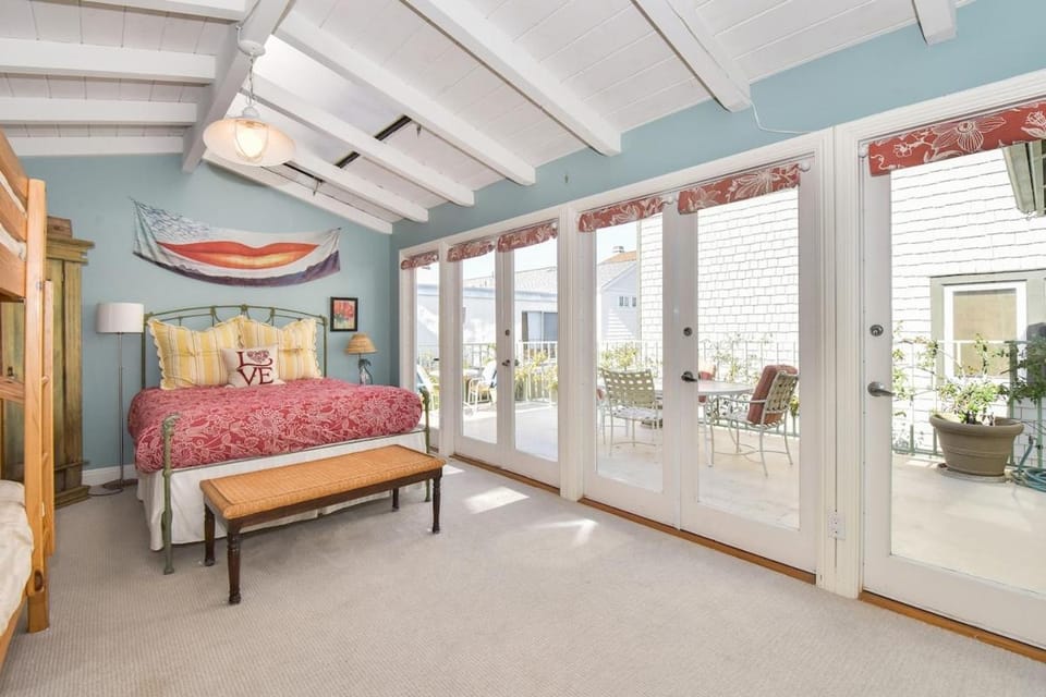 319 Coronado House in Balboa Peninsula