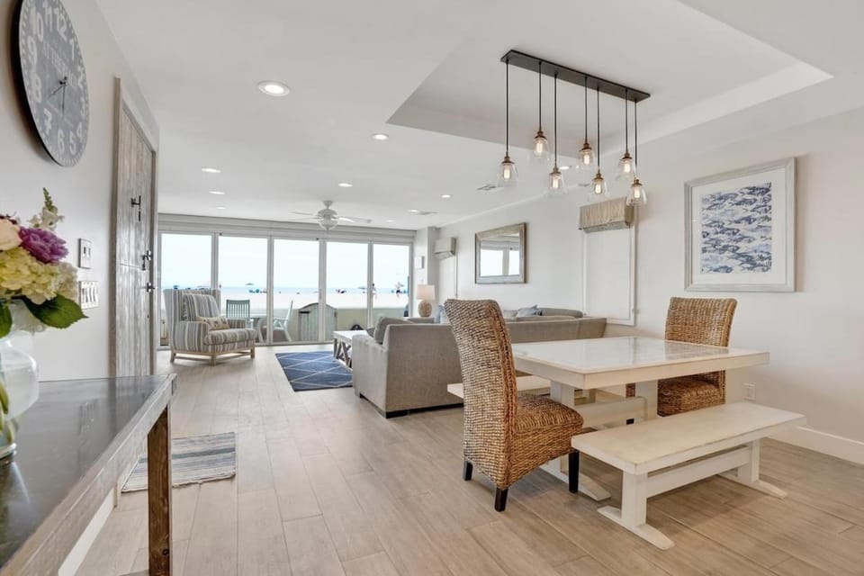 3312 W Oceanfront House in Balboa Peninsula