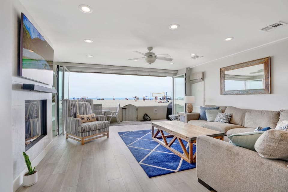 3312 W Oceanfront House in Balboa Peninsula