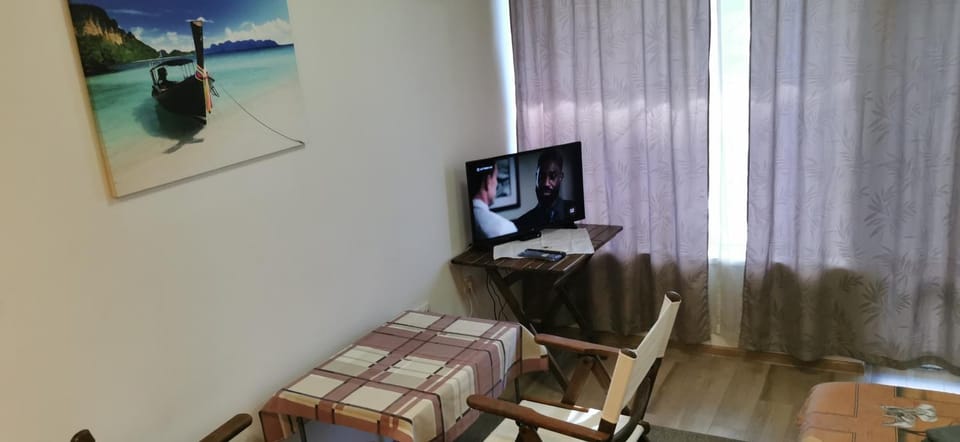 TV and multimedia, Seating area, Dining area, Evening entertainment