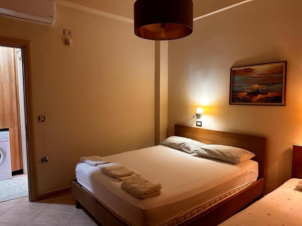 Bed, Photo of the whole room, Bedroom, towels