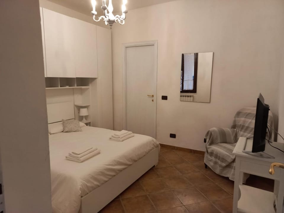 Bed, Photo of the whole room, Bedroom, towels, wardrobe