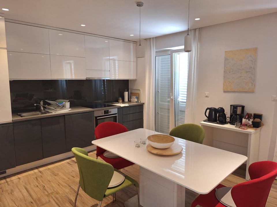 Coffee/tea facilities, Seating area, Dining area