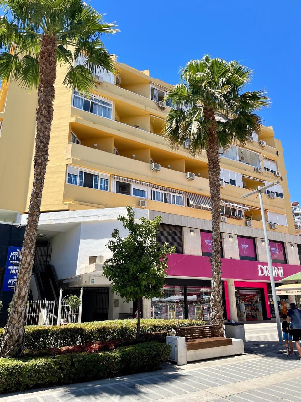 Property building, Neighbourhood, Street view, Location