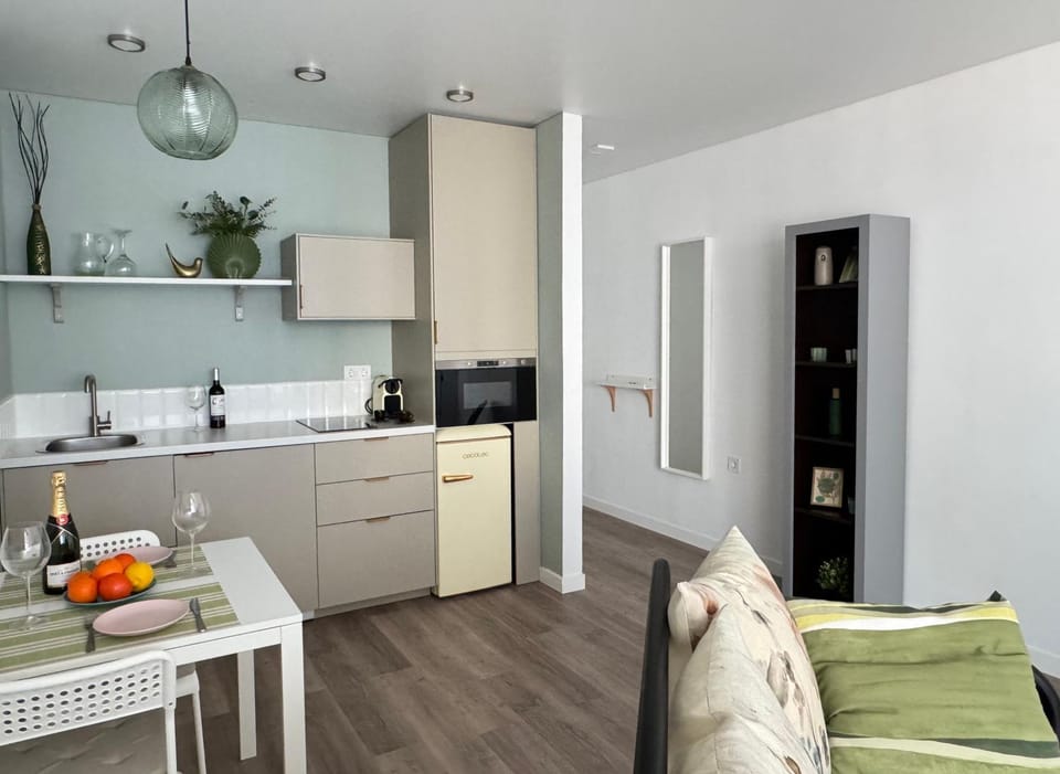 Kitchen or kitchenette, Dining area, kitchen