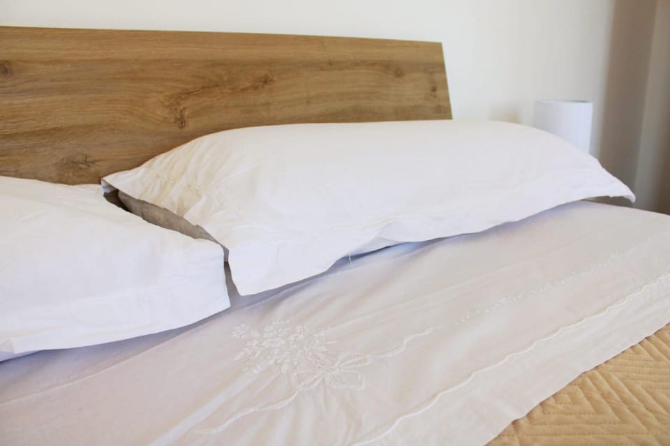 Bed, Decorative detail, Bedroom