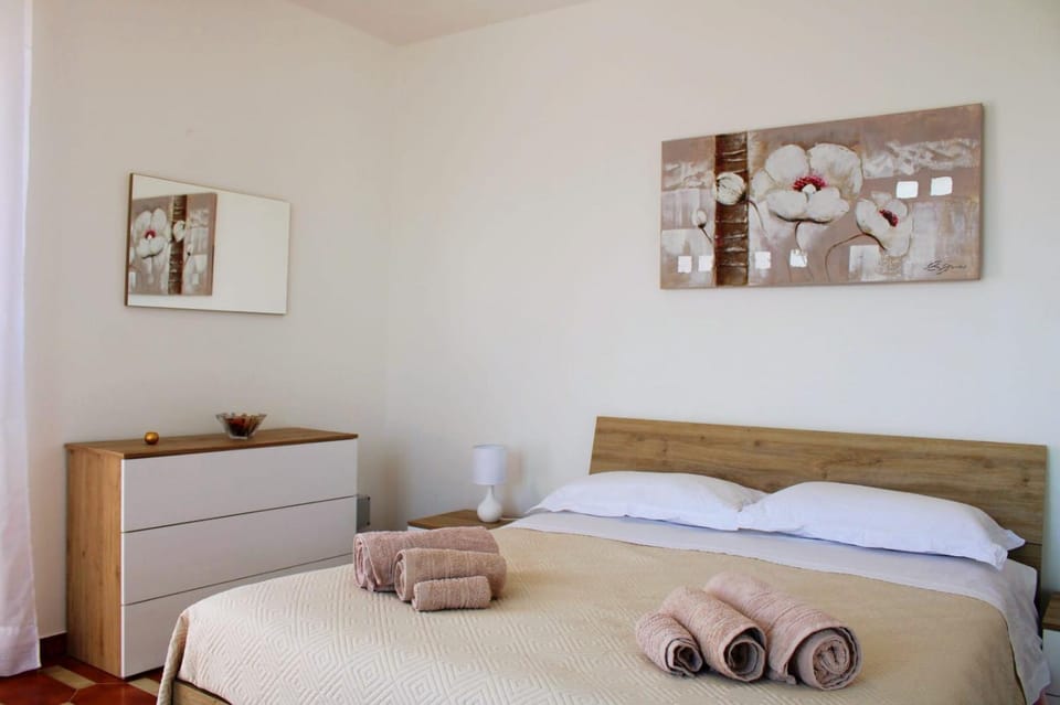 Decorative detail, Bedroom, towels