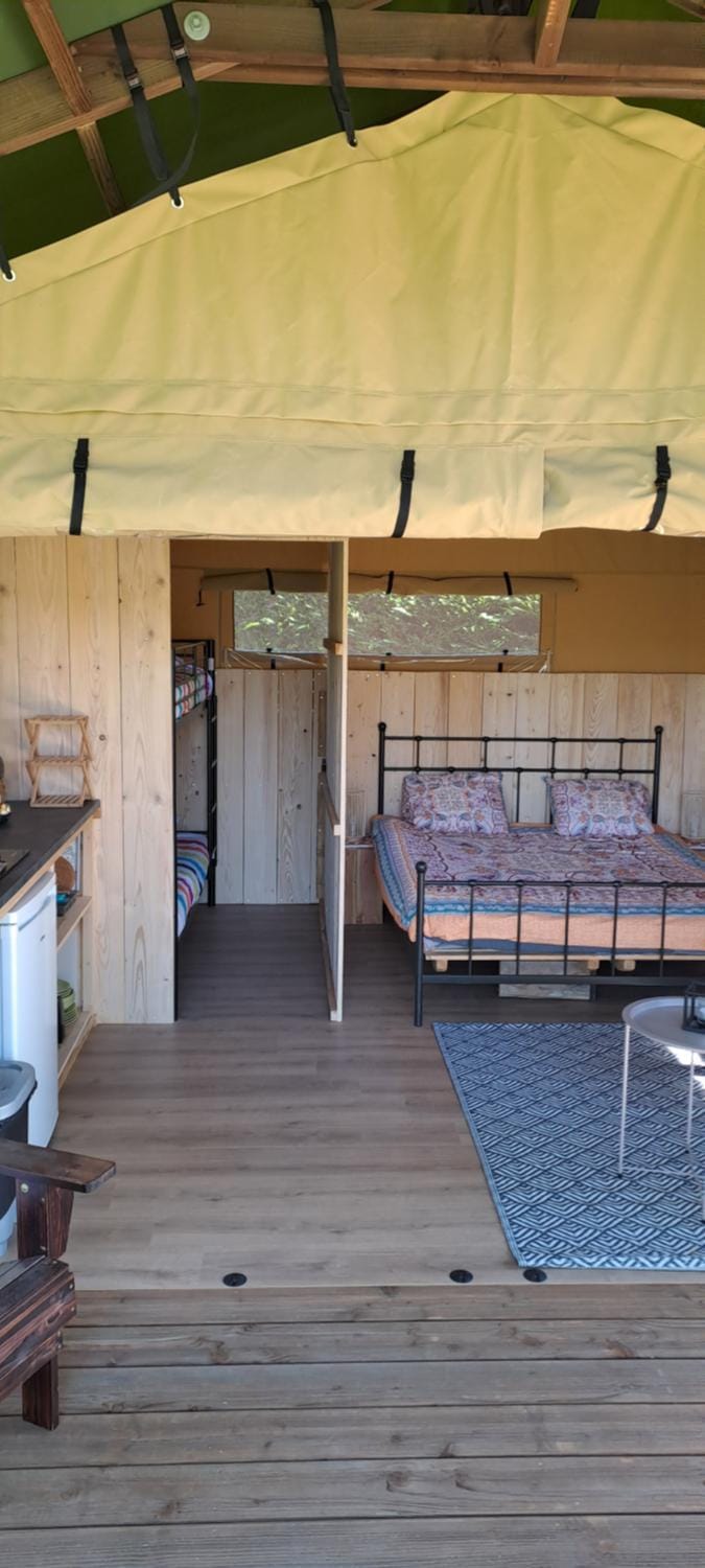Lodge Safari tent Campground/ 
RV Resort in Catalonia