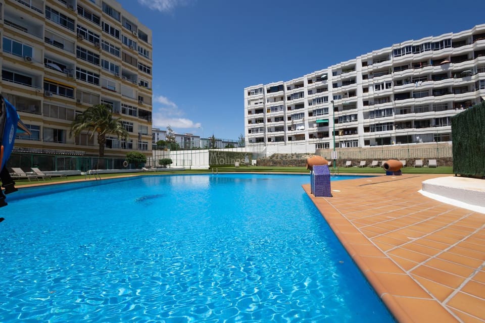 Property building, Pool view, Swimming pool, sunbed