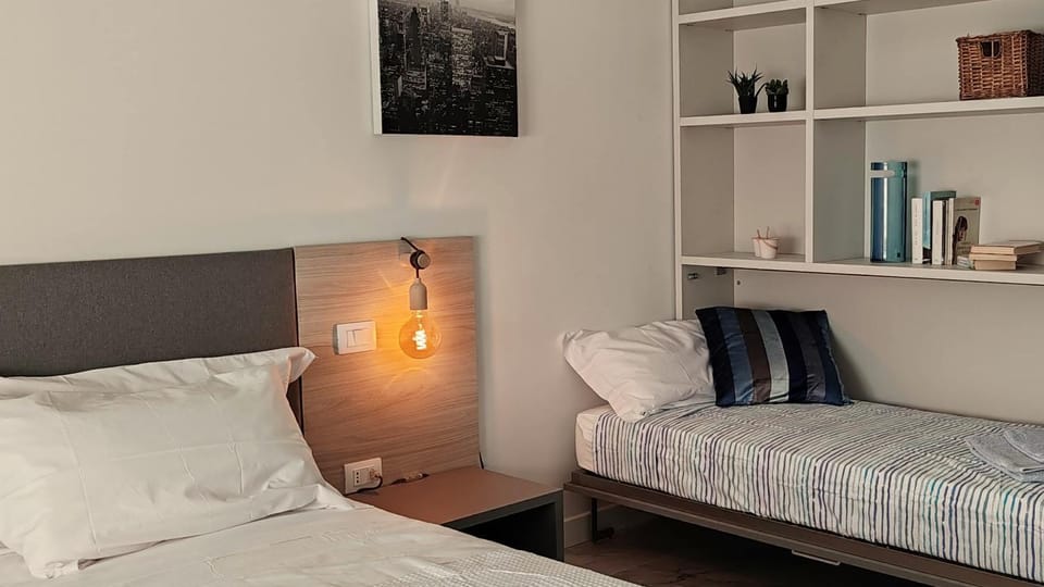 Bed, Photo of the whole room, Bedroom, internet, wardrobe, air conditioner