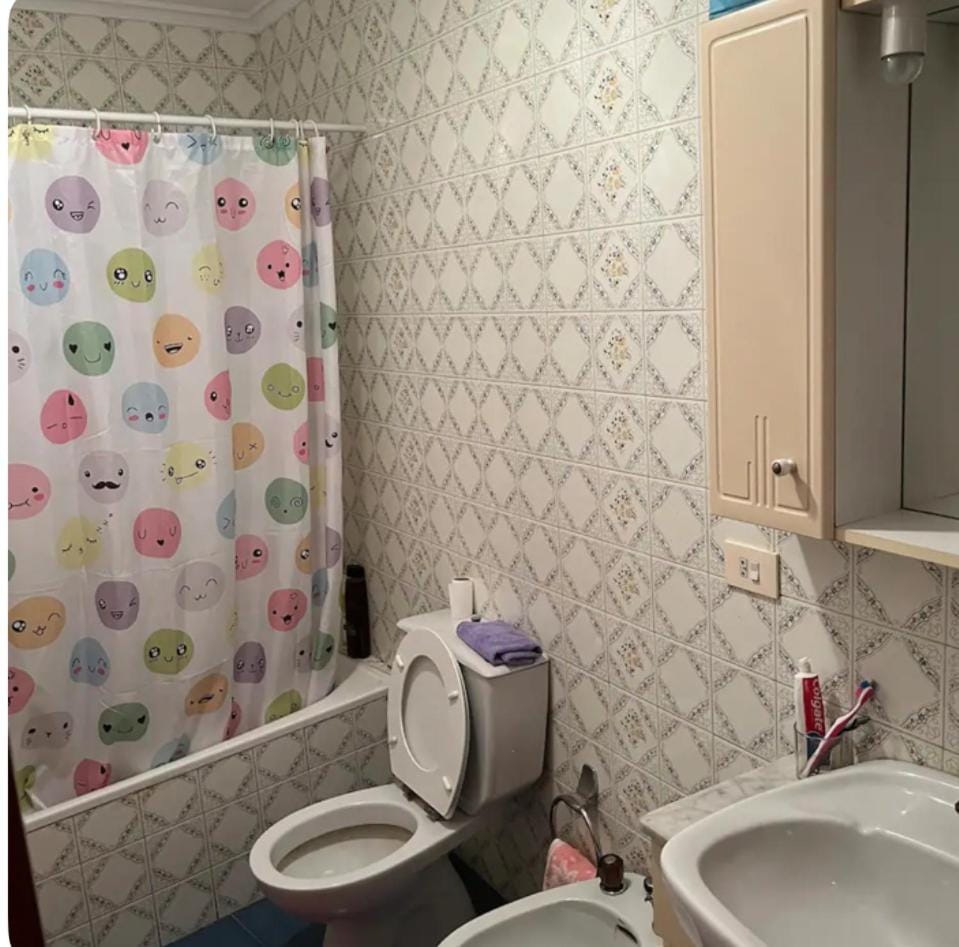 Toilet, Bathroom, towels