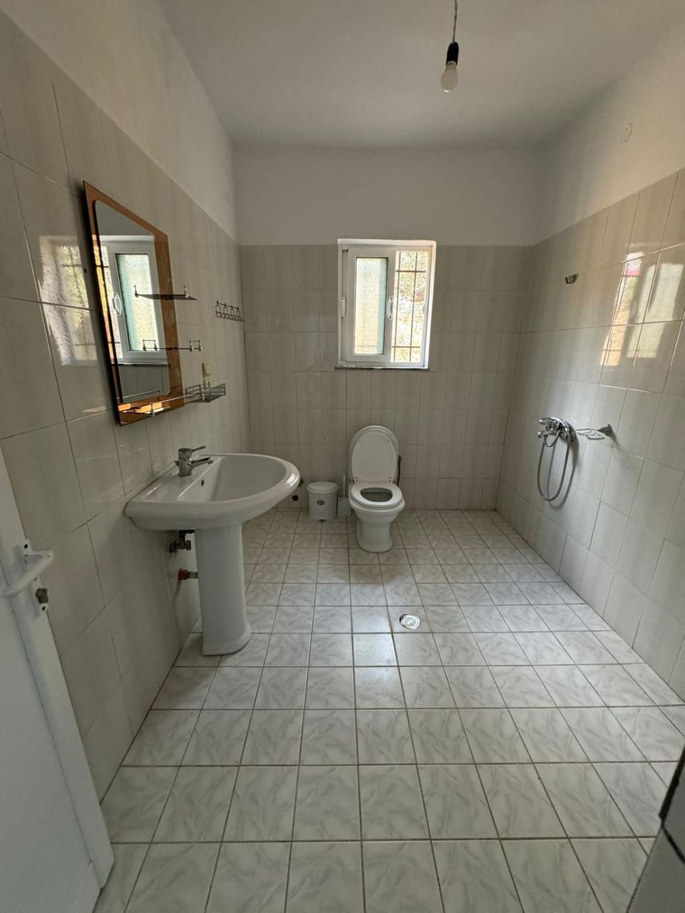 Ari's Guest House House in Vlorë County, Albania
