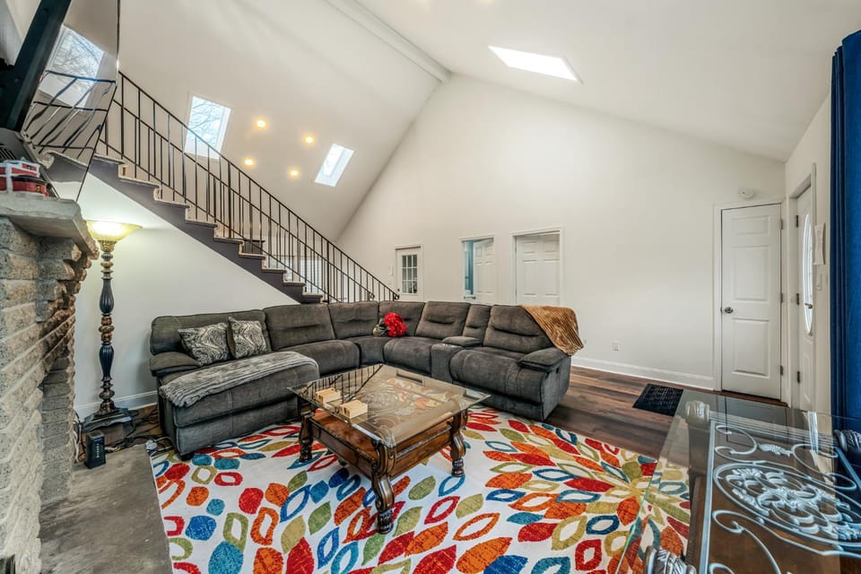 Lake & Pool Community - 4BR with Hot Tub House in Coolbaugh Township