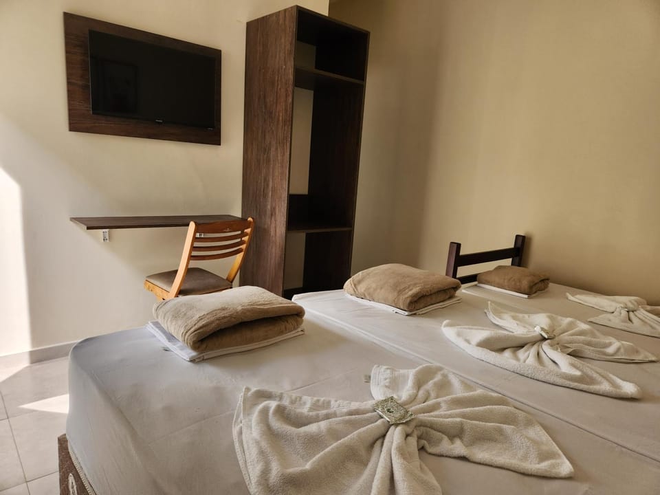 Bed, TV and multimedia, Photo of the whole room, towels, wardrobe