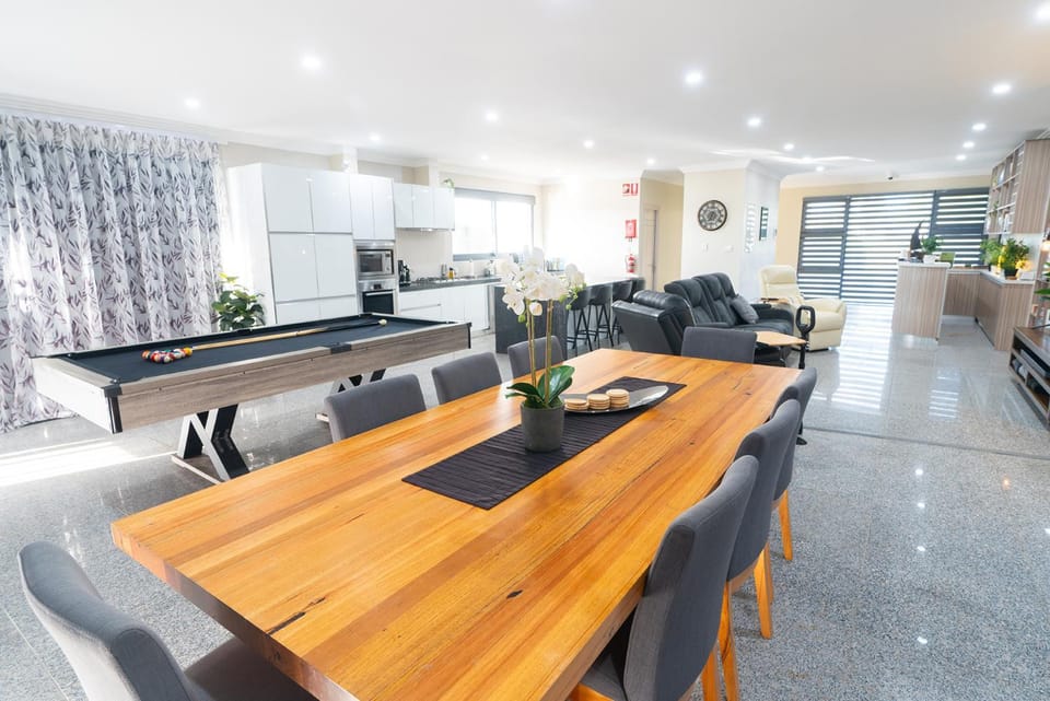Game Room, Dining area, kitchen