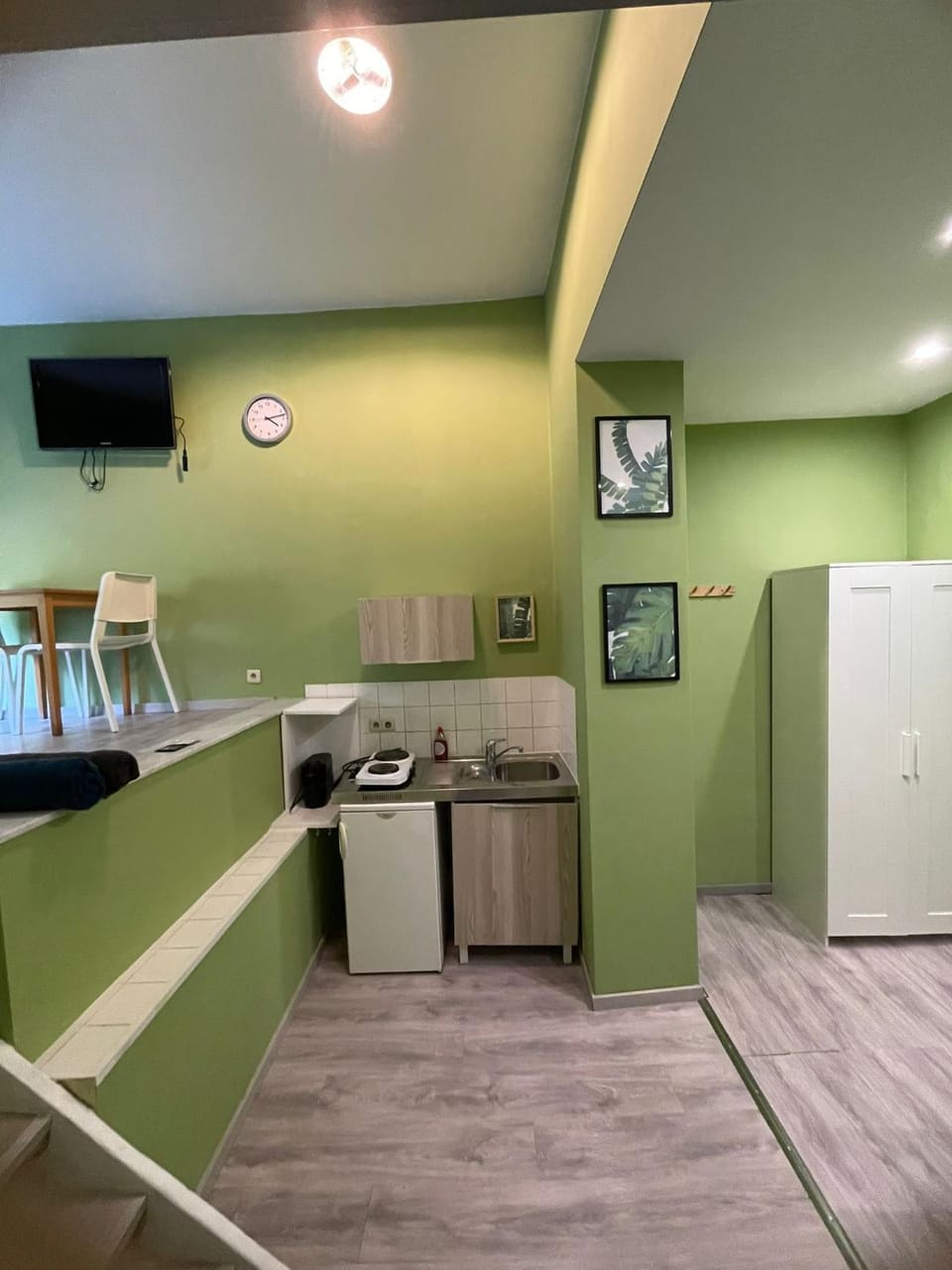 Kitchen or kitchenette, stove